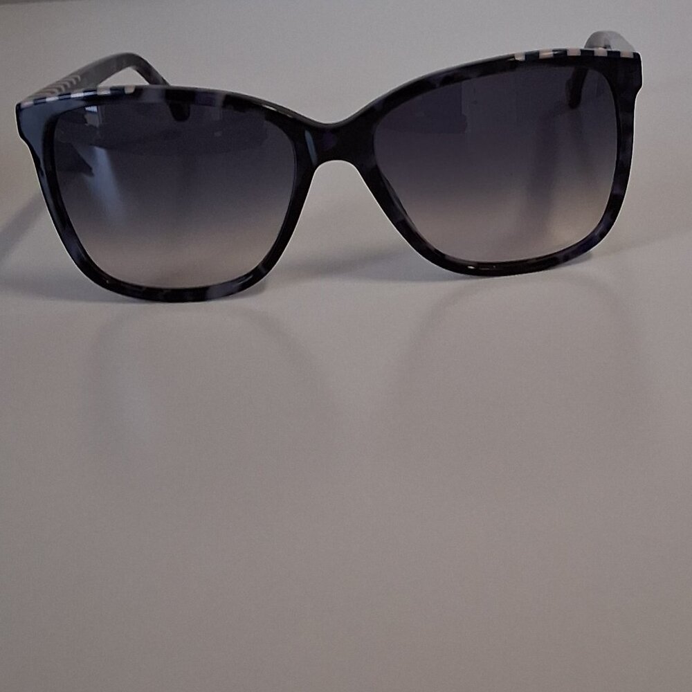 Carolina Herrera SHE795 Sunglasses Brand New